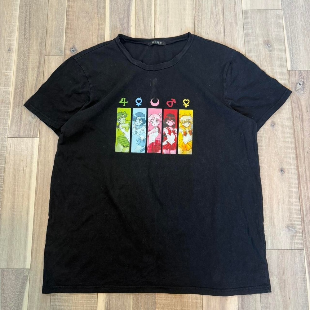 Black Sailor Moon graphic tee sz med
